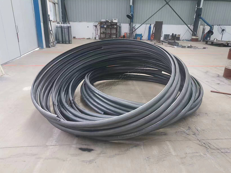 釜体外壁半圆管成型