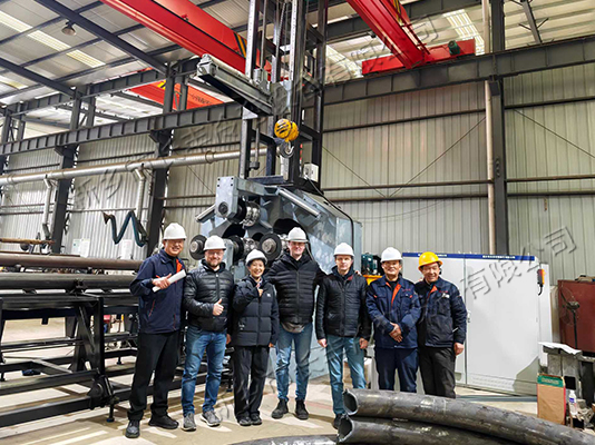 俄罗斯客户压力容器盘管机